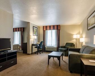 Quality Inn & Suites - Winfield - Obývací pokoj