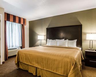 Quality Inn & Suites - Winfield - Bedroom