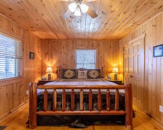 A Bears Hill - Boone - Bedroom