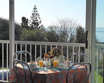 Hotel Cyrnea - Bastia - Balcón