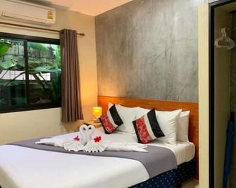 Isayarada Apartment - Choeng Thale - Bedroom