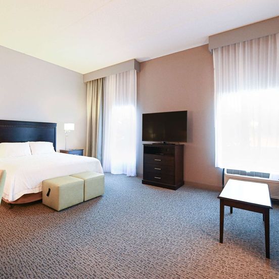 Bedroom view of Hampton Inn & Suites Smithfield