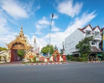 Fav Inn Town - צ'אנג מאי