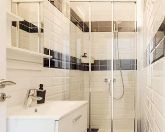 The Big Flat - Hypercentre - Car park - Virtual tour - Nice - Bathroom