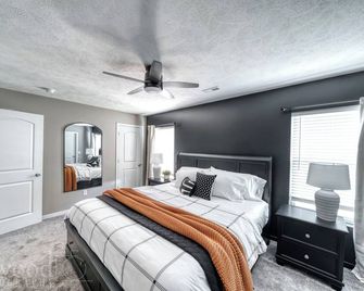 Husker Getaway II - Lincoln - Habitación