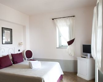 Hotel La Salina Borgo DI Mare - Santa Marina Salina - Slaapkamer