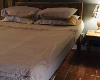 Lovely Bedroom In Lila, Bohol With Wifi, Ac And Ref - Lila - Habitación