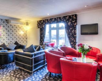 Flexistay Reading West Aparthotel - Reading - Living room