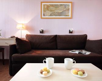 أبارتهوتل أداجيو أكسس أفينيون - أفينيون - غرفة معيشة