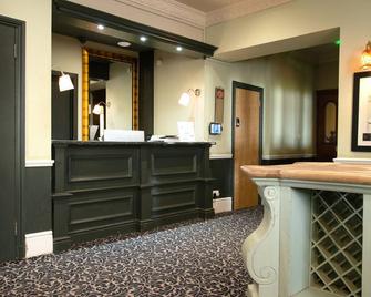 Royal Hotel, Bar & Grill - Purfleet - Front desk