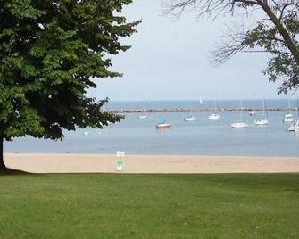 Comfortable 3 BR Craftsman Bungalow in Milwaukee's Bay View Neighborhood - Milwaukee - Playa