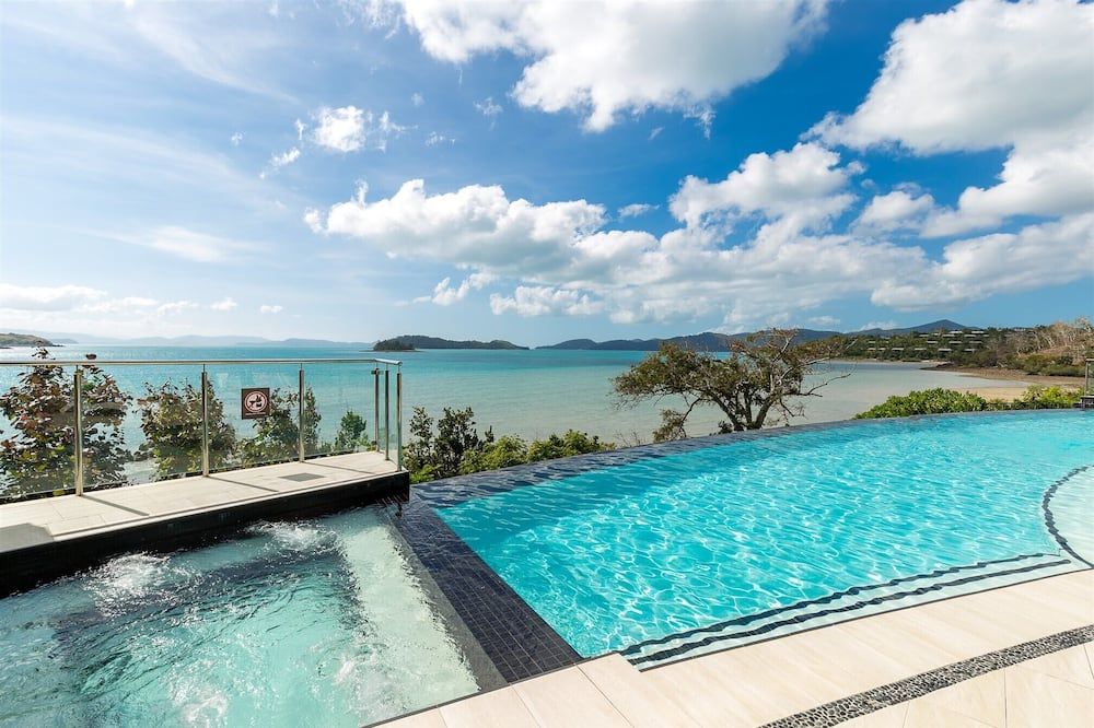 Shorelines - המילטון איילנד - בריכה