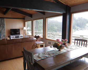 West Cove -Oceanfront Private Beach - Brookings - Jídelna