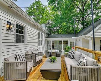 1 Mi to Miss State Wremy Cottage with Deck and Yard - Starkville - Patio