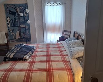 Century home 200 years old Power Farmhouse on You Tube video - Westlake - Bedroom