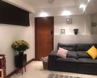 House with pool in Joá with access to the lagoon. (Rental of the entire space) - Rio de Janeiro - Stue