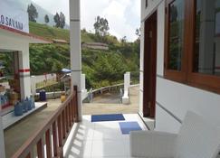 Mugi Guesthouse near Mt. Bromo - Sukapura - Parveke