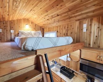 Cozy Yet Spacious, Tiny House on Tires - Forks - Schlafzimmer