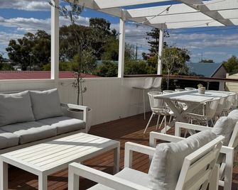 Olinda Cottage - CBD Bendigo with city views - Flora Hill - Balcony