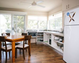 Ocean Paws - located at Terrigal - Terrigal - Dining room