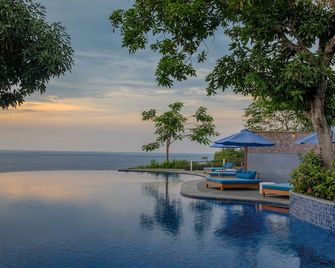 Kalandara Resort Lombok - Senggigi - בריכה