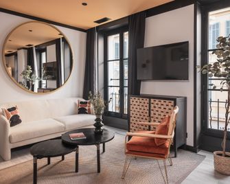 Maisons du Monde Hôtel & Suites - Marseille Vieux Port - Marseille - Ruang tamu