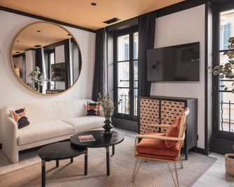 Maisons du Monde Hôtel & Suites - Marseille Vieux Port - Mác-xây - Phòng khách