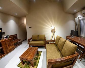 Allure Yala Luxury Suites By Allure Leis - Yala - Living room