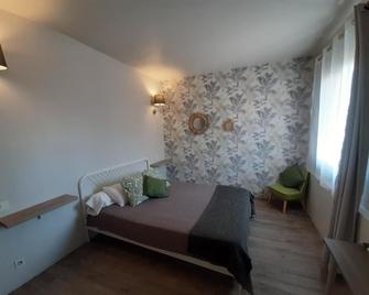 Hôtel Saint Florent - Orange - Bedroom