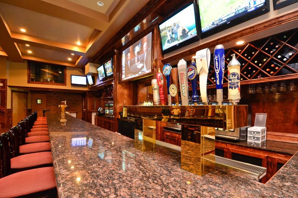Comfort Inn and Suites Plattsburgh - Morrisonville - Plattsburgh - Bar