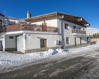 Borgata Family Studio Ski In Ski Out 300m - Happy Rentals - Sestriere - Будівля