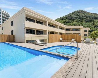 Oceanside Apartment with Garden Views - Mount Maunganui - Pool