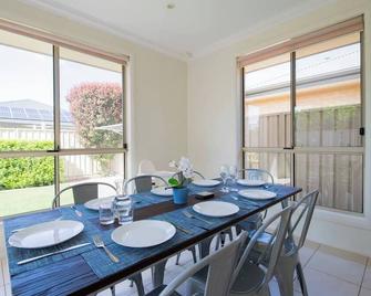 Our most popular home. Your family and staff will love it here! Bed & bath linen hire included. WIFI - Marleston - Dining room