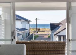 Fernweh- Exclusive Escapes. Family friendly beachfront holiday accommodation in Busselton - Busselton - Balcony