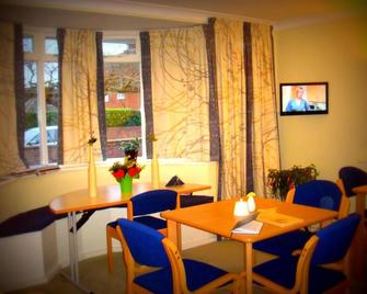 Malvern House - High Wycombe - Ruokailuhuone