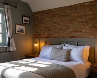 The Poacher Inn - Hook