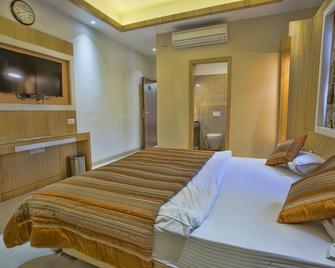 Hotel Deepali - Sagar - Bedroom