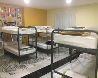 Llanes International Hostel - Llanes - Habitación