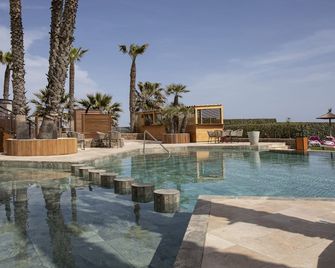 Grand Hôtel Les Flamants Roses Thalasso & Spa - Canet-en-Roussillon - Piscina