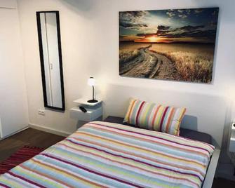 Bungalow am Stadtwald, 24h Check-in - Wolfsburg - Schlafzimmer