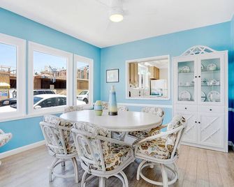 1101 W Bay Ave - Newport Beach - Comedor