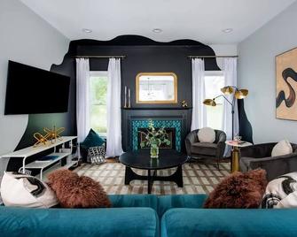 Paint it Black - Atlanta - Living room