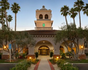 Embassy Suites by Hilton Lompoc Central Coast - Lompoc - Building