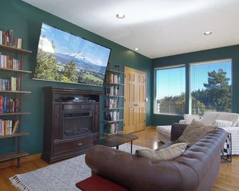 Charming Vineyard Retreat in Willamette Valley - Newberg - Sala de estar