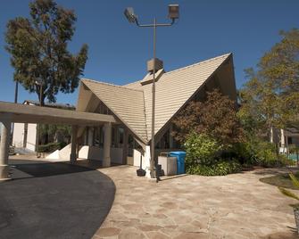 جود نايت إن - رد وود سيتي - ريدوود سيتي - حوض السباحة