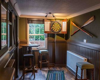 Cross Keys Inn Ettrickbridge - Selkirk - Front desk