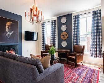 Eh Taylor Suite, The Woodford Hotel - Versailles - Sala de estar