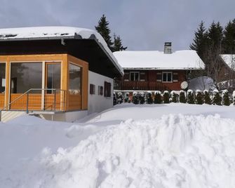 The Little Chalet At Papi-Mamie - Les Rousses - Bâtiment