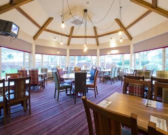 Premier Inn Bromsgrove Central - 布羅姆斯格羅夫 - 餐廳