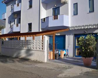 Beach Hotel - Diamante - Budynek